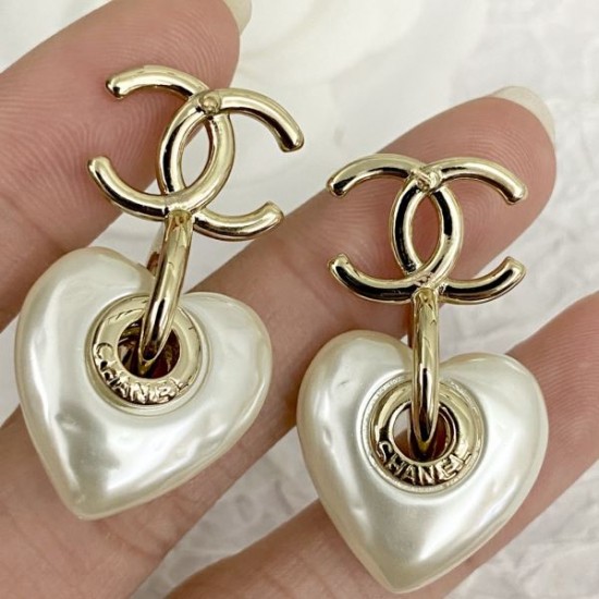 大人買い必須なこの春夏 2024SS イヤリング CHANEL シャネル 大人買い必須なこの春夏 2024SS イヤリング CHANEL シャネル