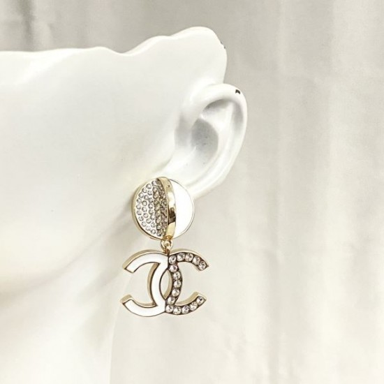 夏に必須の定番アイテム 2024SS イヤリング CHANEL シャネル 夏に必須の定番アイテム 2024SS イヤリング CHANEL シャネル