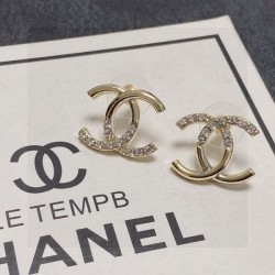リラックスした雰囲気に 2024SS イヤリング CHANEL シャネル
