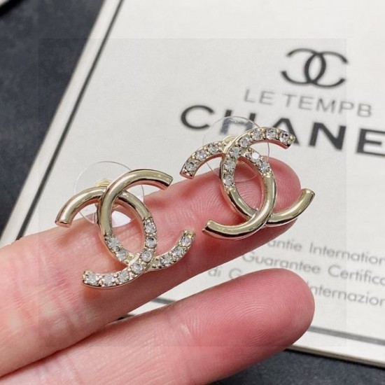 リラックスした雰囲気に 2024SS イヤリング CHANEL シャネル リラックスした雰囲気に 2024SS イヤリング CHANEL シャネル