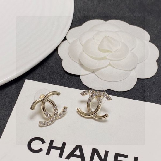 リラックスした雰囲気に 2024SS イヤリング CHANEL シャネル リラックスした雰囲気に 2024SS イヤリング CHANEL シャネル