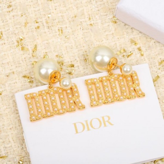 着心地のいいサイズ感 2024SS イヤリング DIOR ディオール 着心地のいいサイズ感 2024SS イヤリング DIOR ディオール