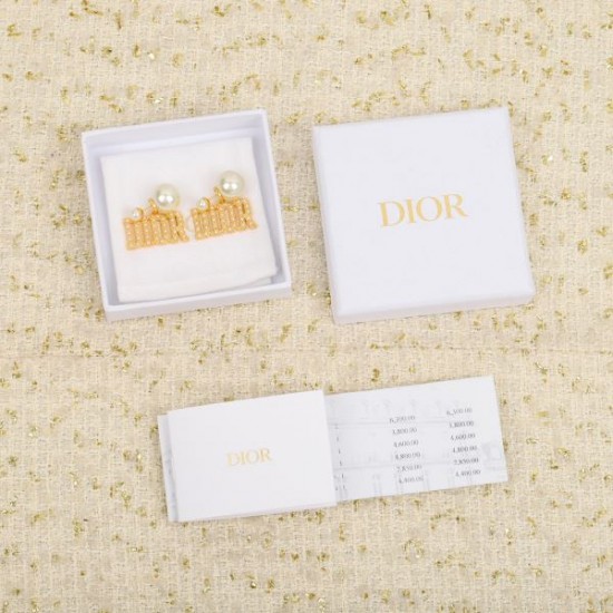 着心地のいいサイズ感 2024SS イヤリング DIOR ディオール 着心地のいいサイズ感 2024SS イヤリング DIOR ディオール
