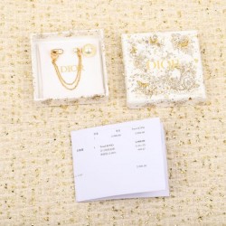 上級者すぎる着こなし 2024SS イヤリング DIOR ディオール
