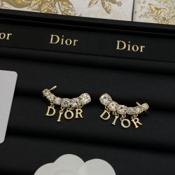 大人買いする方も多い 2024SS イヤリング DIOR ディオール