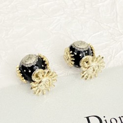 お目立ち度の高い新品 2024SS イヤリング DIOR ディオール