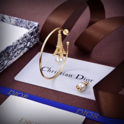 夏らしく爽やかな印象 2024SS イヤリング DIOR ディオール
