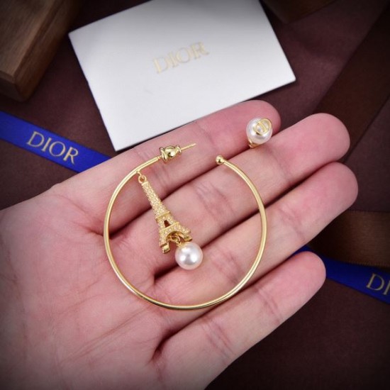 夏らしく爽やかな印象 2024SS イヤリング DIOR ディオール 夏らしく爽やかな印象 2024SS イヤリング DIOR ディオール