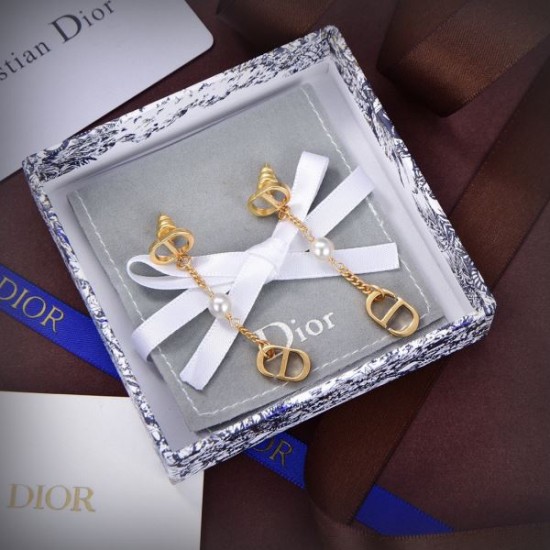 雑誌掲載新作春夏入荷 2024SS イヤリング DIOR ディオール