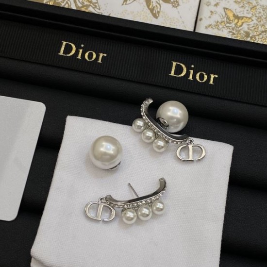 夏季日本未入荷カラー 2024SS イヤリング DIOR ディオール 夏季日本未入荷カラー 2024SS イヤリング DIOR ディオール
