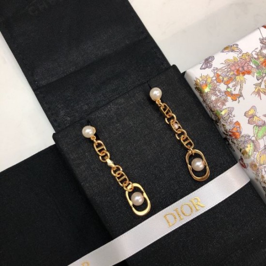 今シーズンは特に人気 2024SS イヤリング DIOR ディオール 今シーズンは特に人気 2024SS イヤリング DIOR ディオール