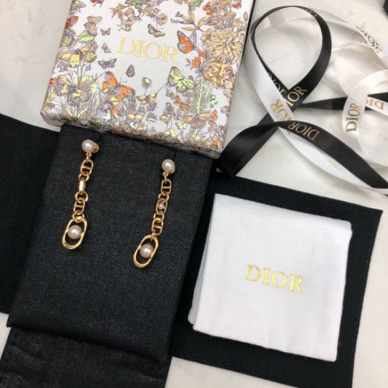 今シーズンは特に人気 2024SS イヤリング DIOR ディオール 今シーズンは特に人気 2024SS イヤリング DIOR ディオール
