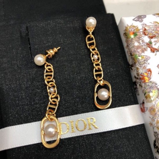 今シーズンは特に人気 2024SS イヤリング DIOR ディオール 今シーズンは特に人気 2024SS イヤリング DIOR ディオール