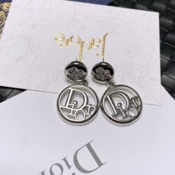 毎シーズン人気が高い 2024SS イヤリング DIOR ディオール