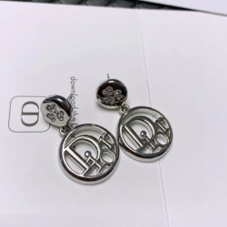 毎シーズン人気が高い 2024SS イヤリング DIOR ディオール