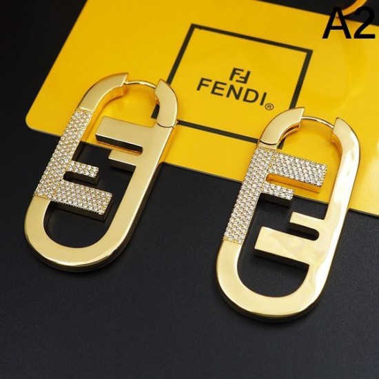 夏のおでかけにもぴったり 2024SS イヤリング FENDI フェンデイ 夏のおでかけにもぴったり 2024SS イヤリング FENDI フェンデイ