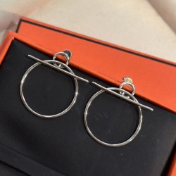 カジュアルで気分爽快 2024SS イヤリング HERMES エルメス