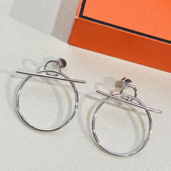 カジュアルで気分爽快 2024SS イヤリング HERMES エルメス