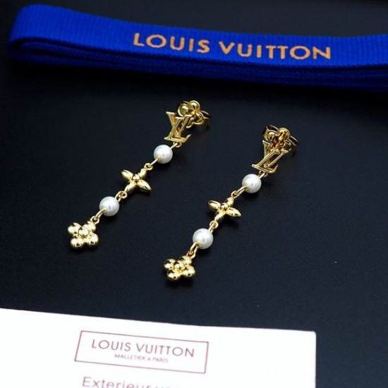 ホリデー限定 2024SS イヤリング LOUIS VUITTON ルイヴィトン ホリデー限定 2024SS イヤリング LOUIS VUITTON ルイヴィトン