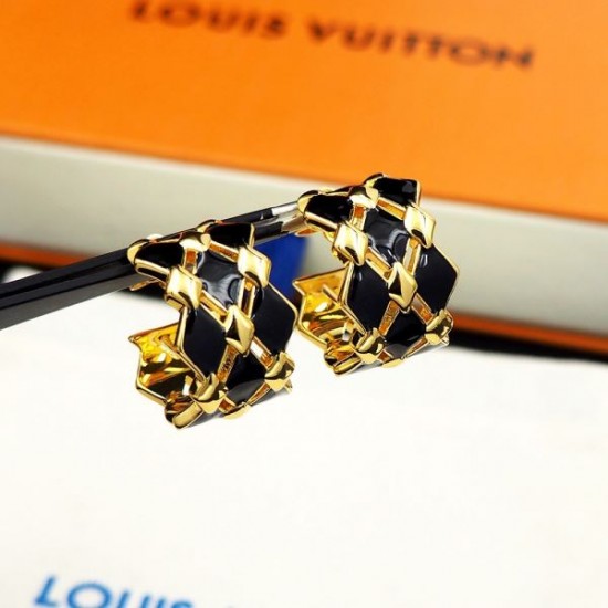 抜群な新鮮度 2024SS イヤリング LOUIS VUITTON ルイヴィトン 抜群な新鮮度 2024SS イヤリング LOUIS VUITTON ルイヴィトン