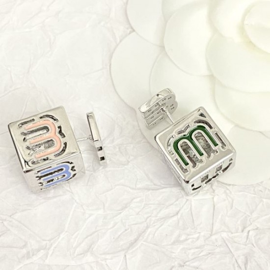 永遠の定番商品 2024SS イヤリング MIU MIU ミュウミュウ
