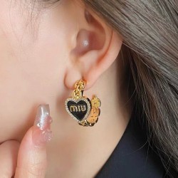 お洒落な存在感 2024SS イヤリング MIU MIU ミュウミュウ