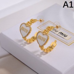 お洒落な存在感 2024SS イヤリング MIU MIU ミュウミュウ