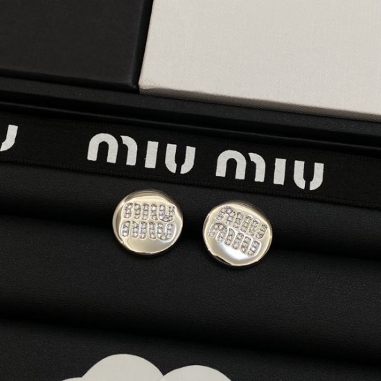 貴重なアイテム 2024SS イヤリング MIU MIU ミュウミュウ 貴重なアイテム 2024SS イヤリング MIU MIU ミュウミュウ