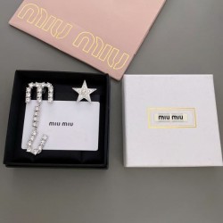 新品限定セール 2024SS イヤリング MIU MIU ミュウミュウ