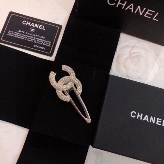 普段使いに最適の大人スタイル 2024SS 髪飾り CHANEL シャネル 普段使いに最適の大人スタイル 2024SS 髪飾り CHANEL シャネル