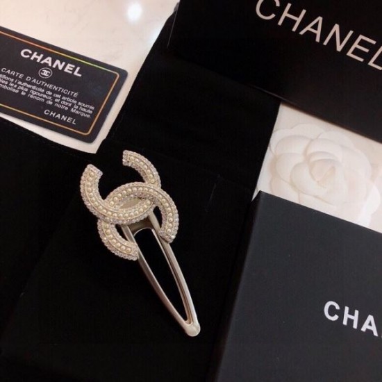 普段使いに最適の大人スタイル 2024SS 髪飾り CHANEL シャネル 普段使いに最適の大人スタイル 2024SS 髪飾り CHANEL シャネル