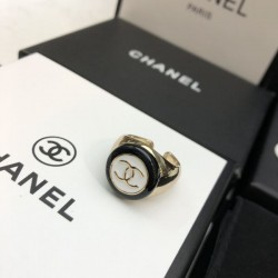 海外でも若者たちに大人気な 2024SS リング CHANEL シャネル
