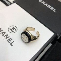 海外でも若者たちに大人気な 2024SS リング CHANEL シャネル
