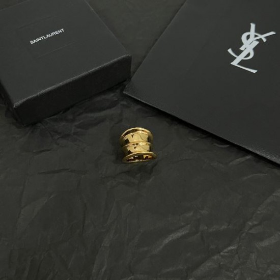 季節を問わず活躍し 2024SS リング YSL イヴ サンローラン 季節を問わず活躍し 2024SS リング YSL イヴ サンローラン
