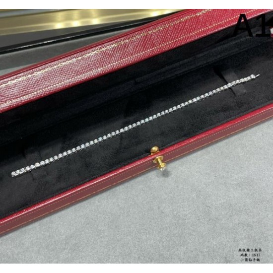 春夏限定色や海外限定 2024SS ブレスレット CARTIER カルティエ 春夏限定色や海外限定 2024SS ブレスレット CARTIER カルティエ