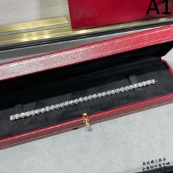 半歩先をゆくオシャレ 2024SS ブレスレット CARTIER カルティエ 