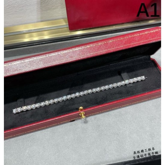半歩先をゆくオシャレ 2024SS ブレスレット CARTIER カルティエ 半歩先をゆくオシャレ 2024SS ブレスレット CARTIER カルティエ