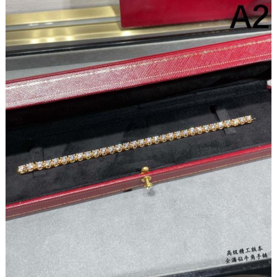 半歩先をゆくオシャレ 2024SS ブレスレット CARTIER カルティエ 半歩先をゆくオシャレ 2024SS ブレスレット CARTIER カルティエ