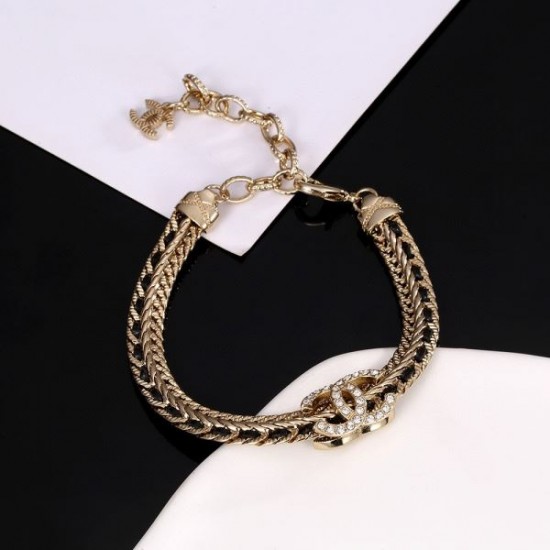 流行の注目ブランド 2024SS ブレスレット CHANEL シャネル 流行の注目ブランド 2024SS ブレスレット CHANEL シャネル