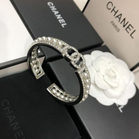 超レアな入手困難品 2024SS ブレスレット CHANEL シャネル 超レアな入手困難品 2024SS ブレスレット CHANEL シャネル