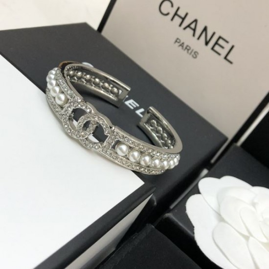 超レアな入手困難品 2024SS ブレスレット CHANEL シャネル 超レアな入手困難品 2024SS ブレスレット CHANEL シャネル