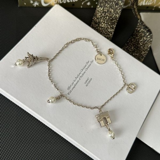 この春夏注目すべき 2024SS ブレスレット DIOR ディオール この春夏注目すべき 2024SS ブレスレット DIOR ディオール