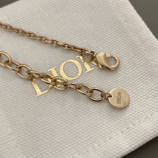 夏気分を盛り上げる 2024SS ブレスレット DIOR ディオール 夏気分を盛り上げる 2024SS ブレスレット DIOR ディオール