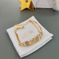 夏や秋口に活躍する 2024SS ブレスレット DIOR ディオール