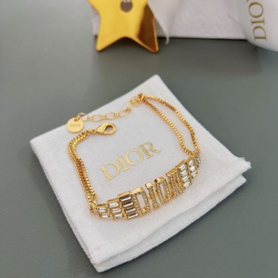 夏や秋口に活躍する 2024SS ブレスレット DIOR ディオール 夏や秋口に活躍する 2024SS ブレスレット DIOR ディオール
