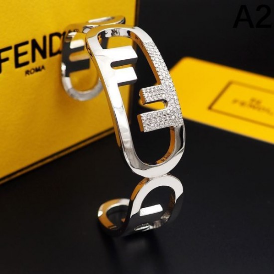 限定発売の夏季新作 2024SS ブレスレット FENDI フェンデイ 限定発売の夏季新作 2024SS ブレスレット FENDI フェンデイ