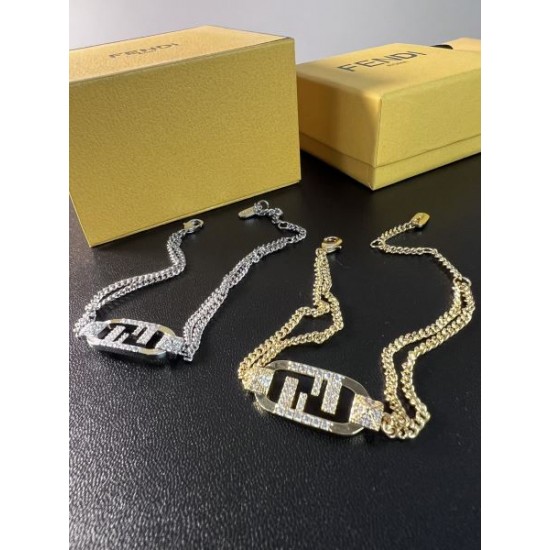 今夏在庫一掃セール 2024SS ブレスレット FENDI フェンデイ 今夏在庫一掃セール 2024SS ブレスレット FENDI フェンデイ