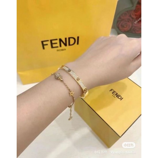 新作数量限定セール 2024SS ブレスレット FENDI フェンデイ 新作数量限定セール 2024SS ブレスレット FENDI フェンデイ