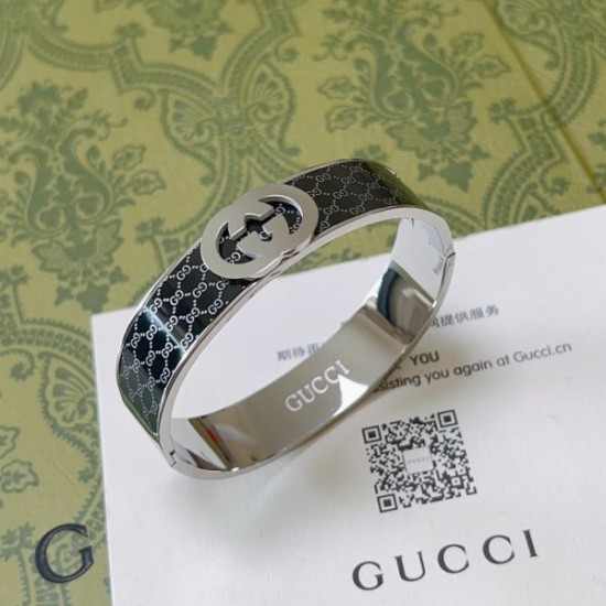 新作愛用セレブ多数 2024SS ブレスレット GUCCI グッチ 新作愛用セレブ多数 2024SS ブレスレット GUCCI グッチ