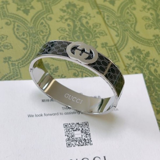 新作愛用セレブ多数 2024SS ブレスレット GUCCI グッチ 新作愛用セレブ多数 2024SS ブレスレット GUCCI グッチ